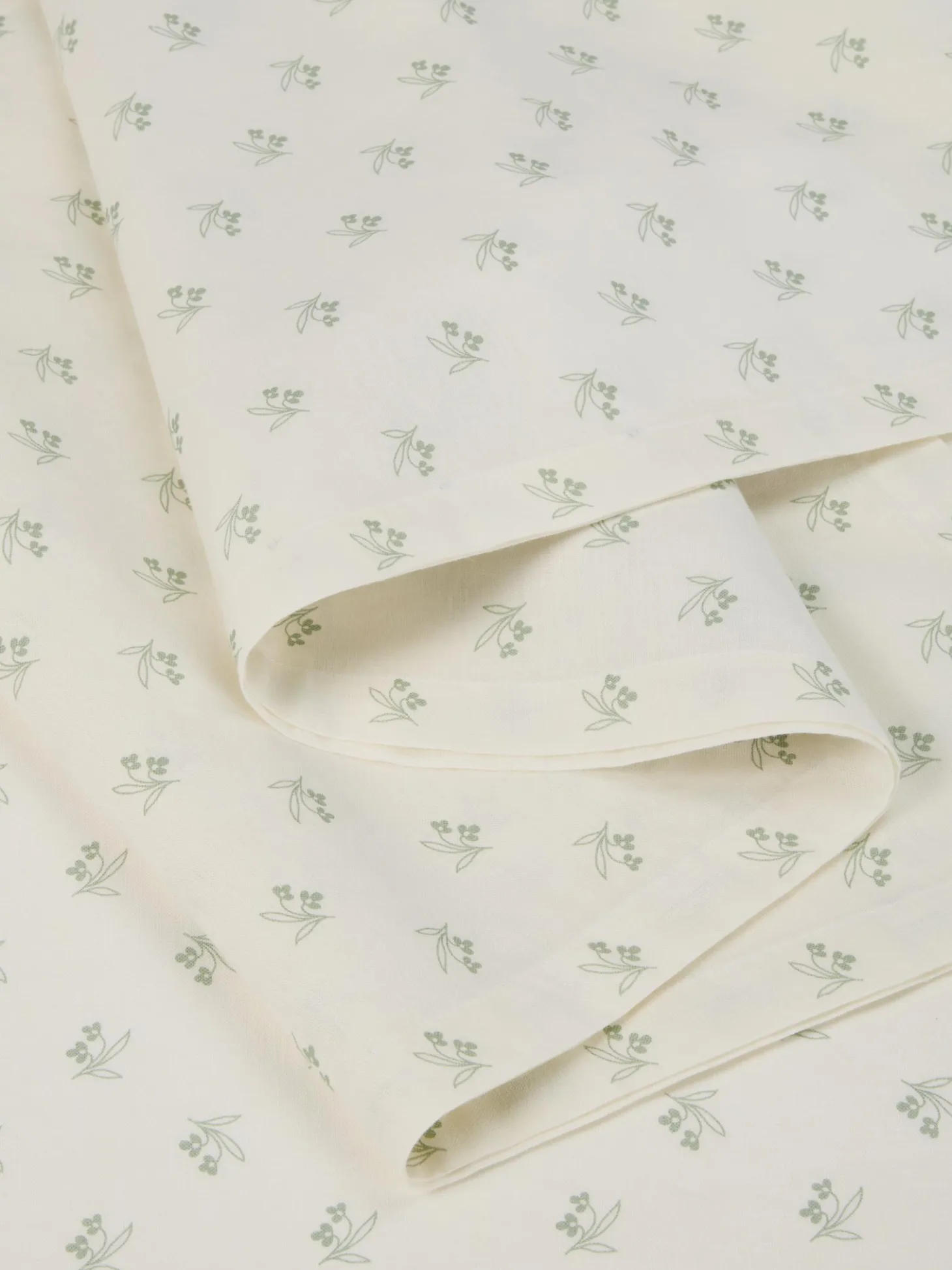 Mellow Green Martha Floral Linen Blend Table Runner