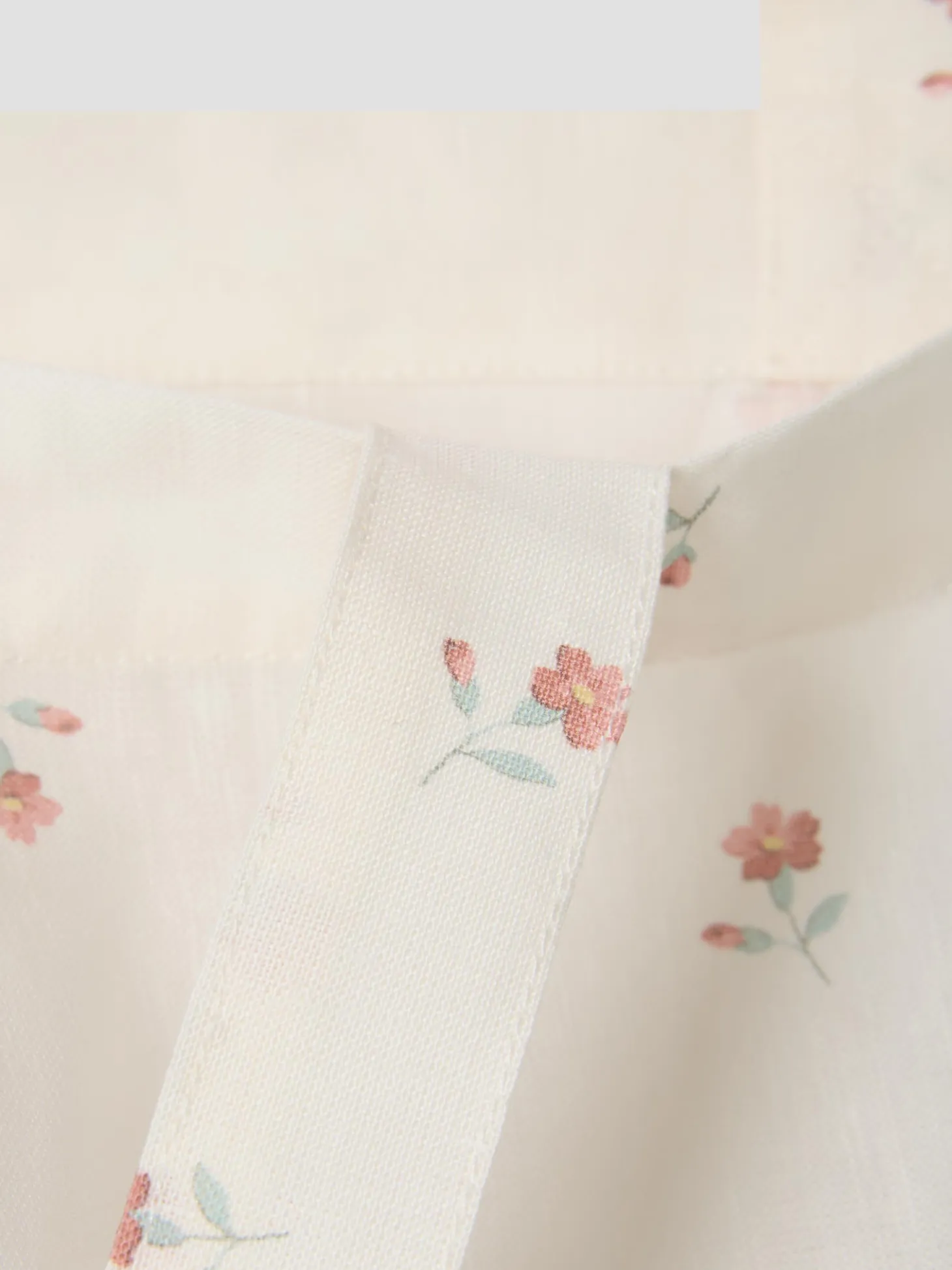 Pearl Posy Bud Linen Blend Tote Bag